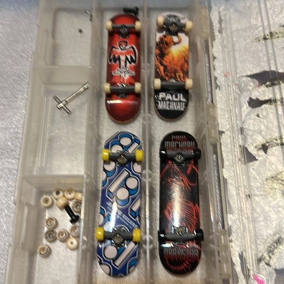 Tech deck lot, case , extra parts - Picture 2 of 3